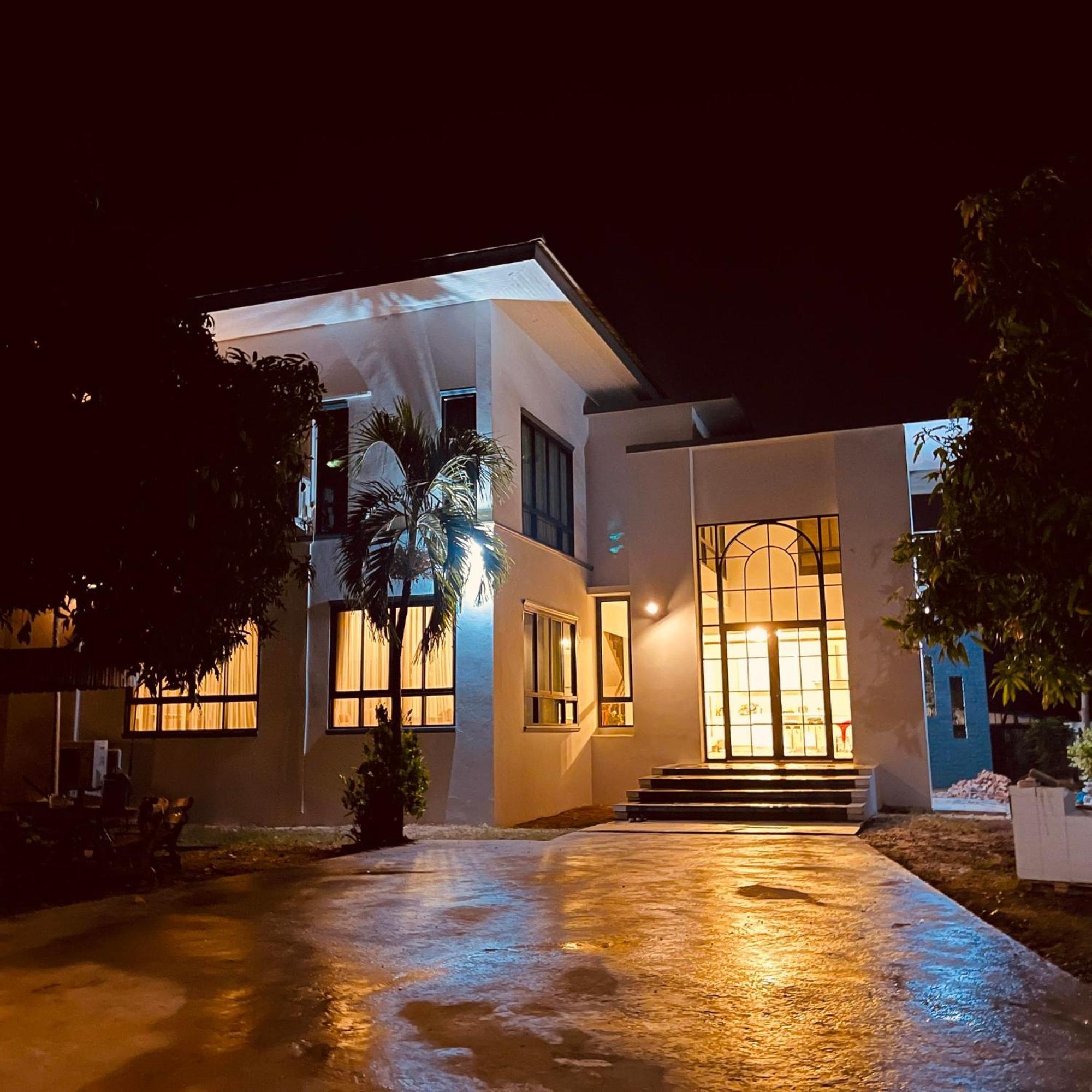 Romlaphass Boutique Villa กาฬสินธุ์ ภายนอก รูปภาพ